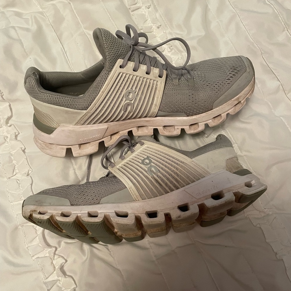 On Running Cloudswift Running Shoes - image 2